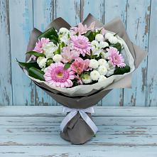 Букет цветов из:  Герберы, Альстромерии и Хризантемы в Красном