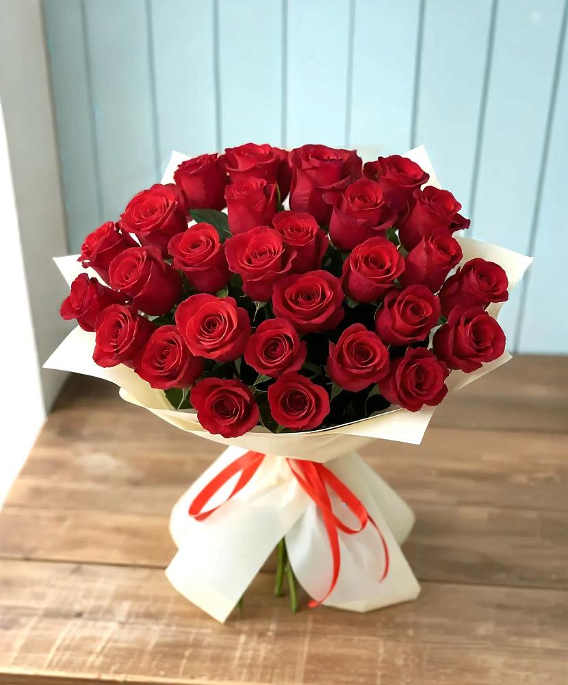 Букет 29 Красных роз в Красном