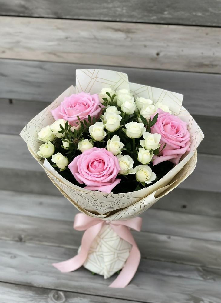 Букет цветов из: Розы в Красном