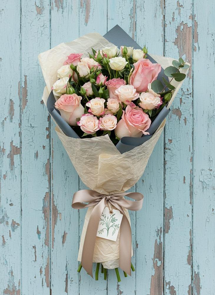 Букет цветов из: Розы в Красном