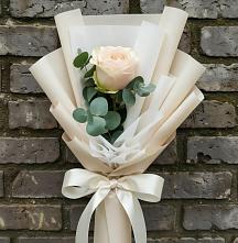 Букет цветов из:  Розы в Красном