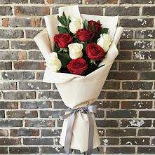 Букет цветов из:  Розы в Красном
