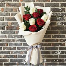 Букет цветов из:  Розы в Красном