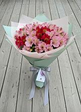 Букет цветов из:  Альстромерии #REPLACE_PRED# Красном