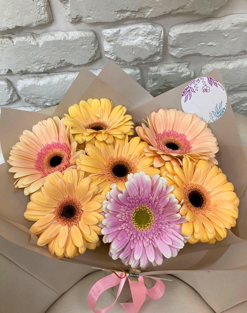 Букет цветов из: Герберы в Красном