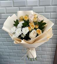 Букет цветов из:  Розы и Хризантемы в Красном