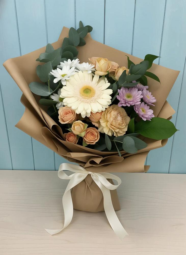 Букет цветов из: Герберы и Хризантемы в Красном