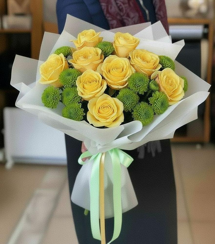 Букет цветов из: Хризантемы и Розы в Красном