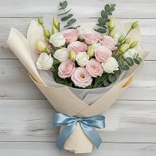 Букет цветов из:  Лизиантусы в Красном