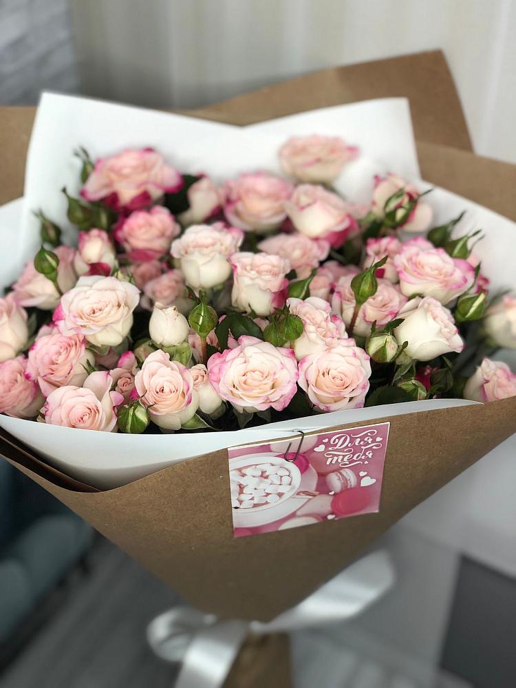 Букет цветов из: Розы в Красном