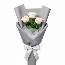 Букет 3 белые розы в Красном