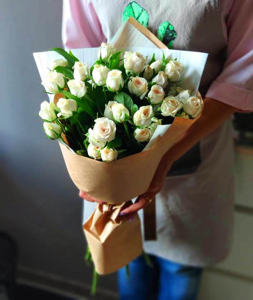 Букет цветов из: Розы в Красном