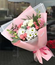Букет цветов из:  Розы, Лизиантусы и Хризантемы в Красном
