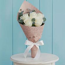 Букет цветов из:  Розы в Красном