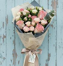 Букет цветов из:  Розы в Красном