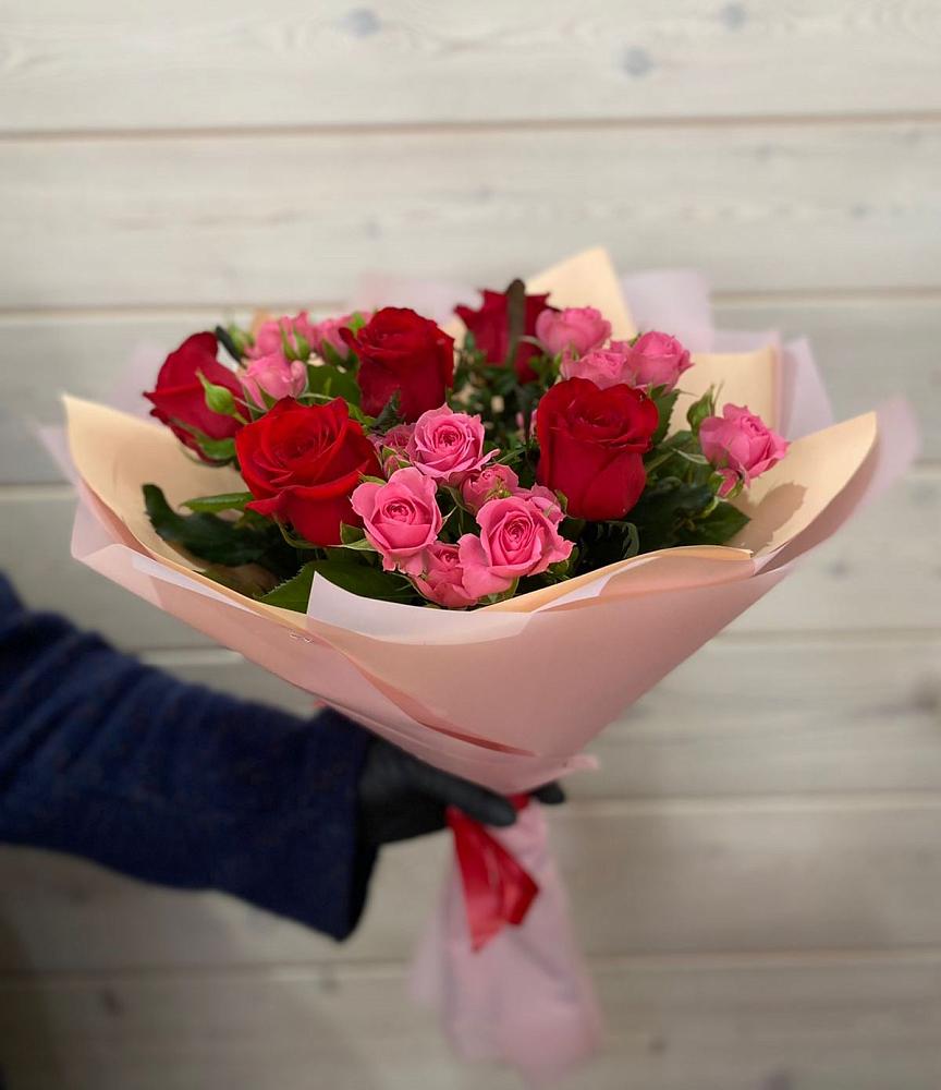 Букет цветов из: Розы в Красном