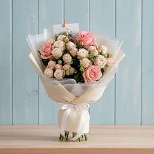 Букет цветов из:  Розы в Красном