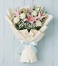 Букет цветов из:  Лилии в Красном