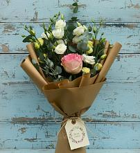 Букет цветов из:  Розы и Лизиантусы #REPLACE_PRED# Красном