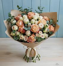 Букет цветов из:  Альстромерии и Розы в Красном